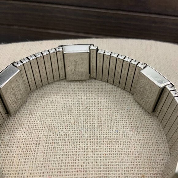 Aimanter Stainless Steel Stretchy "Made in Japan" Bracelet - Picture 6 of 6